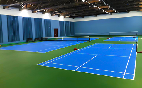 塑膠網(wǎng)球場